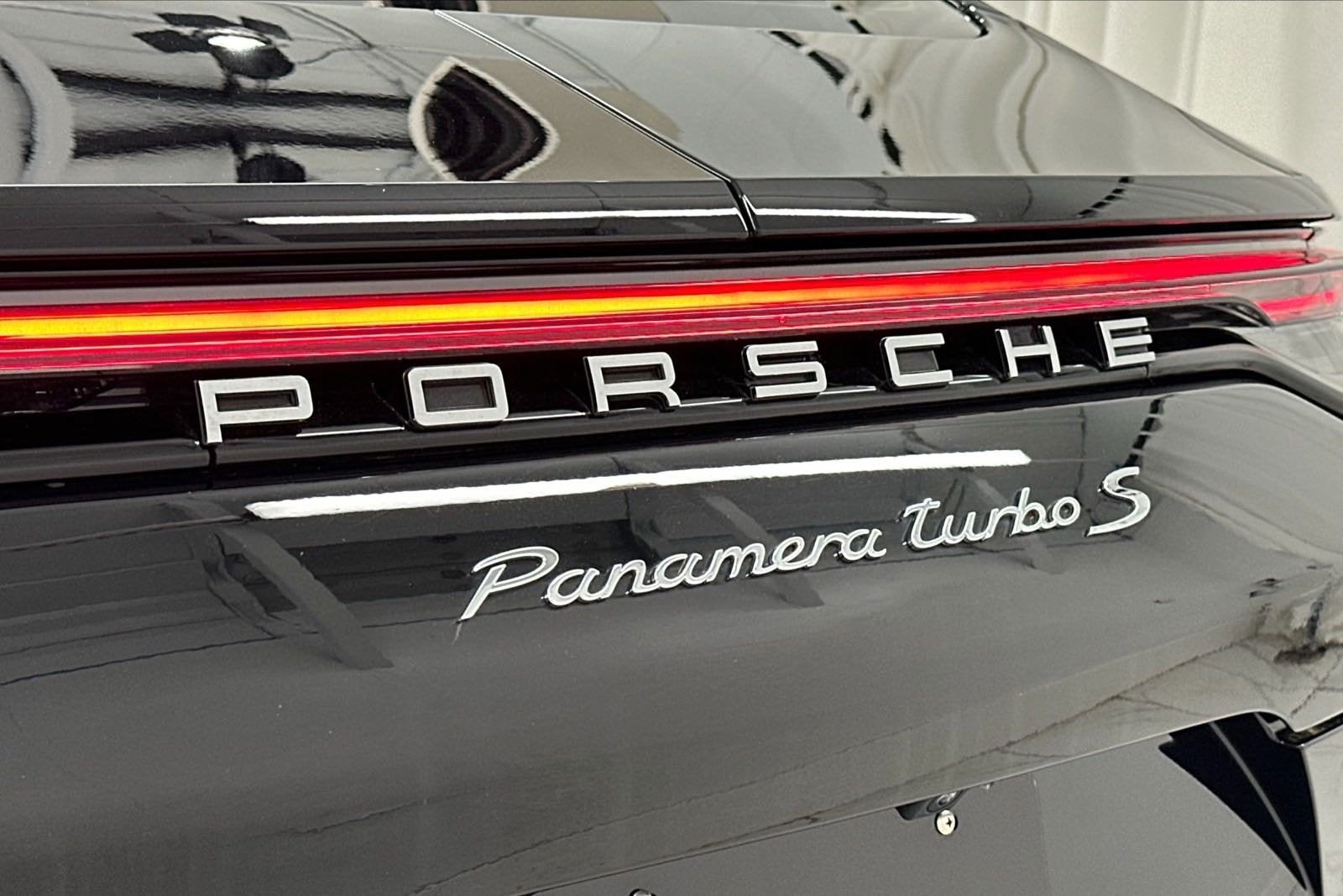 2022 Porsche Panamera Turbo S